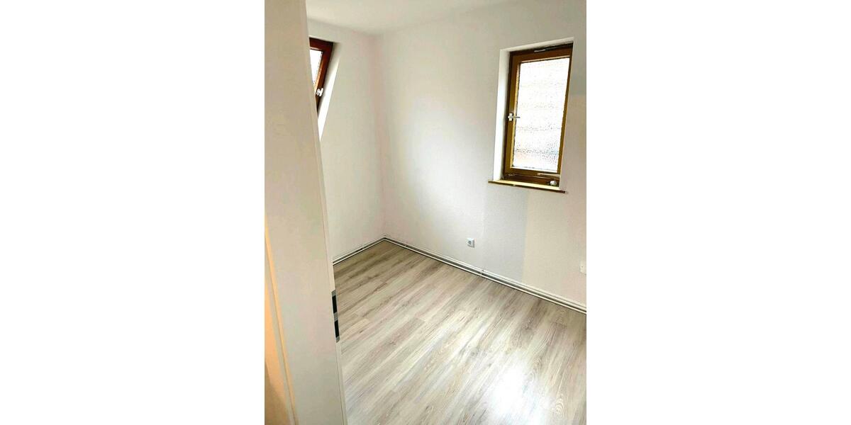 Einfamilienhaus Hanau - 6 Zimmer, 160 m&sup2;, 1.300&euro; | Angebot:26327927