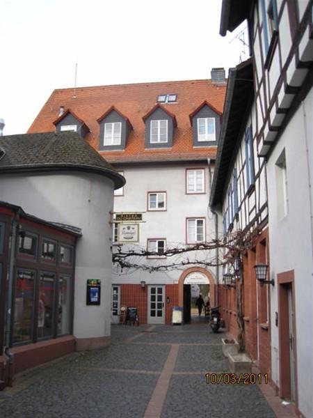 Hoch hinaus mit viel Platzspaß: ideale 2-Zi.-Wohnung mit Ausblick zimmer