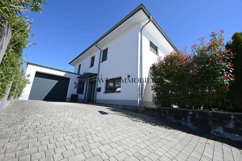 Haus zum Kaufen in Nieder Wöllstadt 1.159.000 € 254 m²