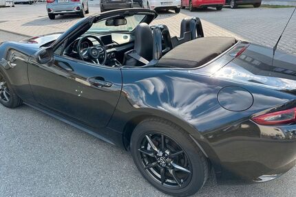 Mazda MX-5 130.000 km 13.900 &euro; Frankfurt a.M. 60594