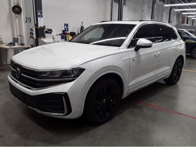VW Touareg 23.947 km 71.980 € Hanau 63452