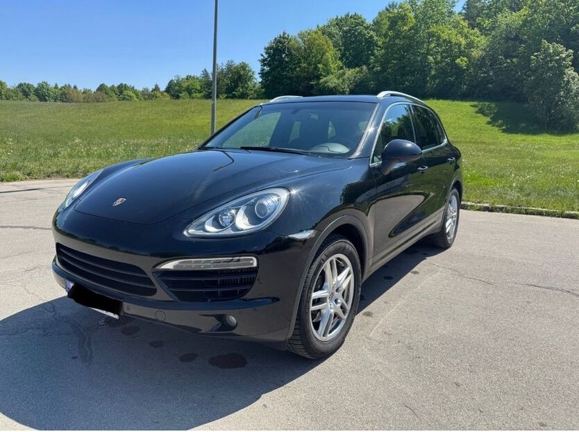 Porsche Cayenne 166.000 km 18.900 € Frankfurt 60389