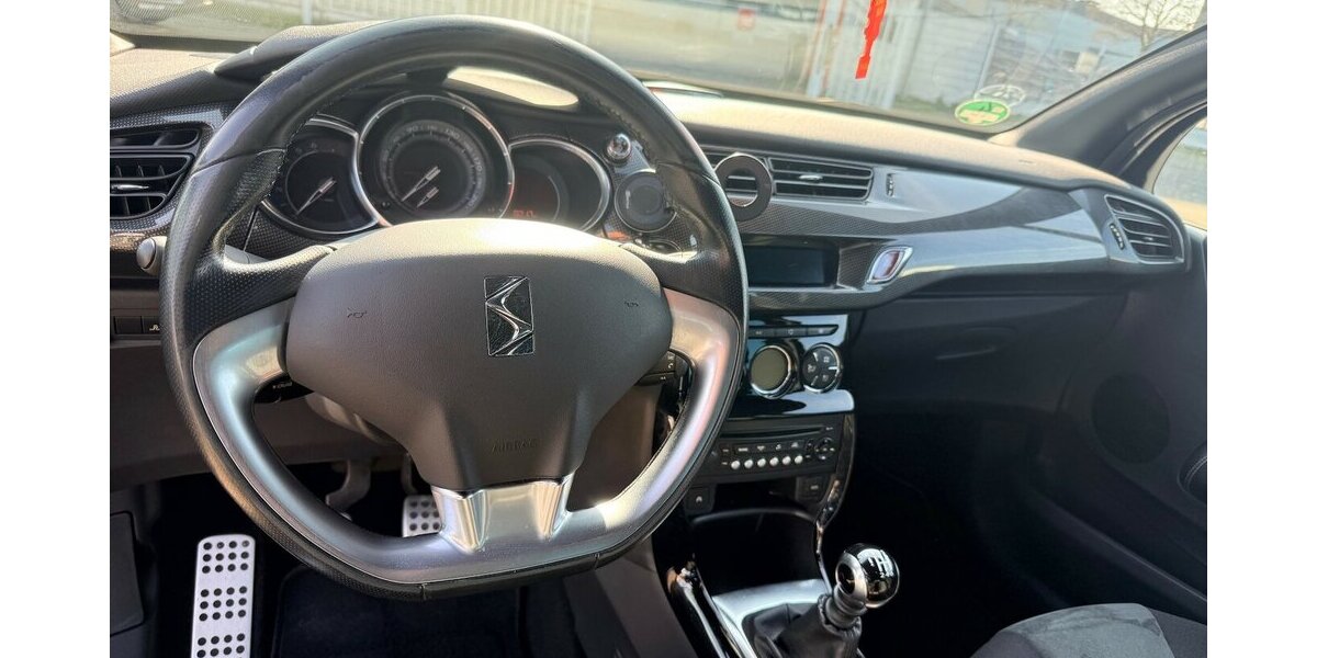 Citroen DS3 1.6 SportChic 64.010 km 4.999 &euro; Frankfurt 60386