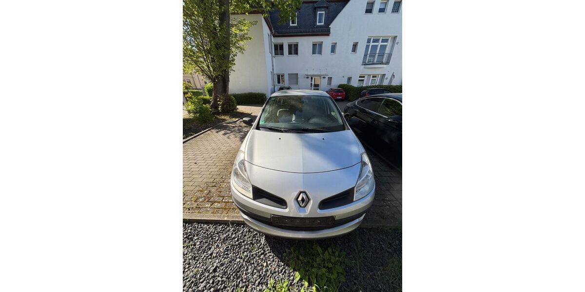 Renault Clio 142.000 km 1.749 &euro; Frankfurt am Main 65931