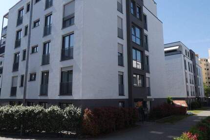 Stilvoll wohnen in begehrter Lage - Großzügige 4-Zimmer-Wohnung mit Balkon - Aufzug und Tiefgaragenstellplatz 4 zimmer