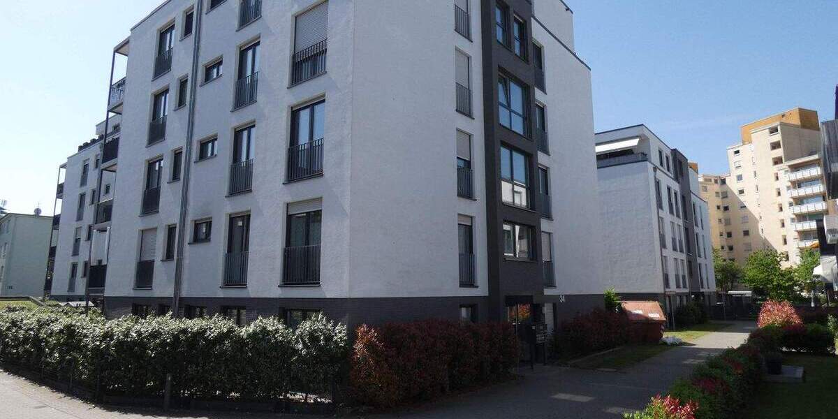 Stilvoll wohnen in begehrter Lage - Großzügige 4-Zimmer-Wohnung mit Balkon - Aufzug und Tiefgaragenstellplatz 4 zimmer