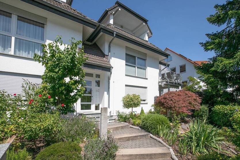 Helle MaisonetteWohnung mit offener Galerie in ruhiger Lage