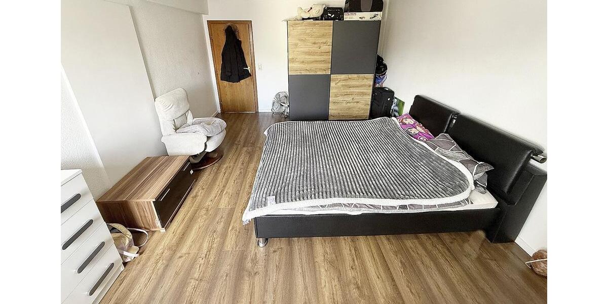 Etagenwohnung Schöneck - 4 Zimmer, 140 m&sup2;, 1.150&euro; | Angebot:25713297