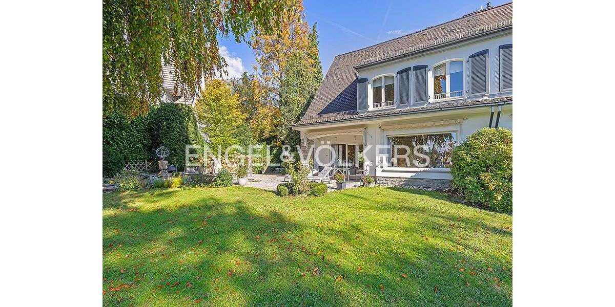 Haus zum Kaufen in Kronberg im Taunus 2.190.000 € 238 m² 5 zimmer