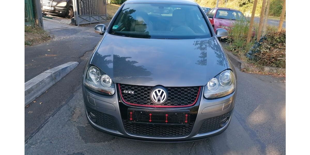 VW Golf 124.000 km 5.800 &euro; friedrichsdorf 61381