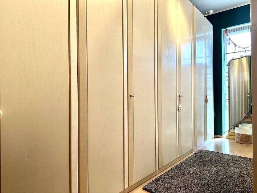 Einziehen und wohlfühlen! - 2 Familienhaus inkl. Garage - gesuchte Wohnlage 6 zimmer