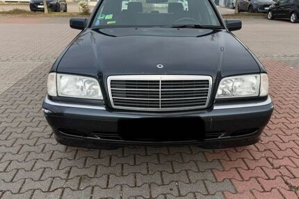 Mercedes-Benz C 180 102.000 km 3.999 &euro; Kriftel 65830