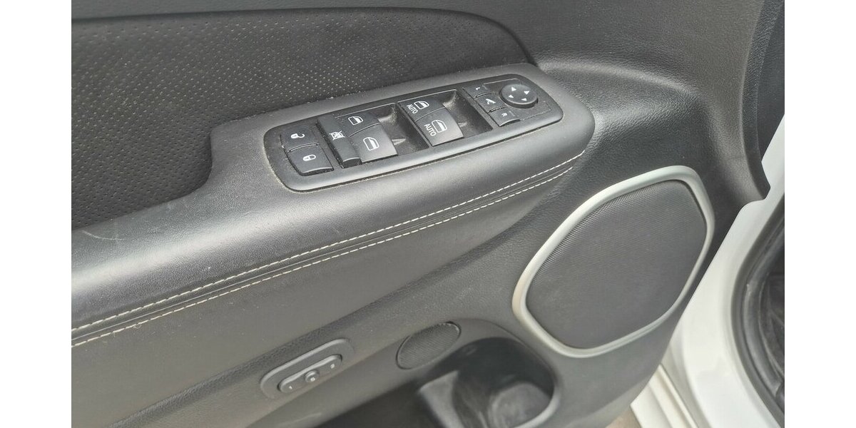 Jeep Grand Cherokee 6.4 V8 HEMI SRT 8-Gang Automatik 250.000 km 16.890 &euro; Rodgau 63110