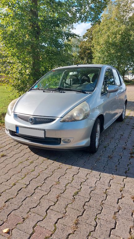Honda Jazz 221.800 km 1.700 € Hanau 63457
