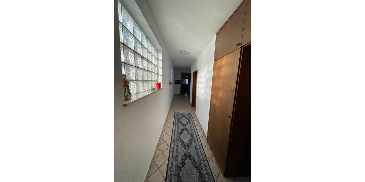 Mehrgenarationhaus mit genehmigten Bauprojekt 8 zimmer