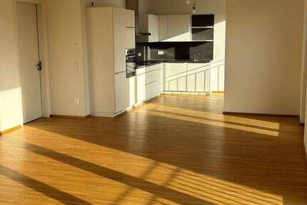 Wohnung Offenbach am Main Hafen - 4 Zimmer, 154 m&sup2;, 2.695&euro; | Angebot:24277698