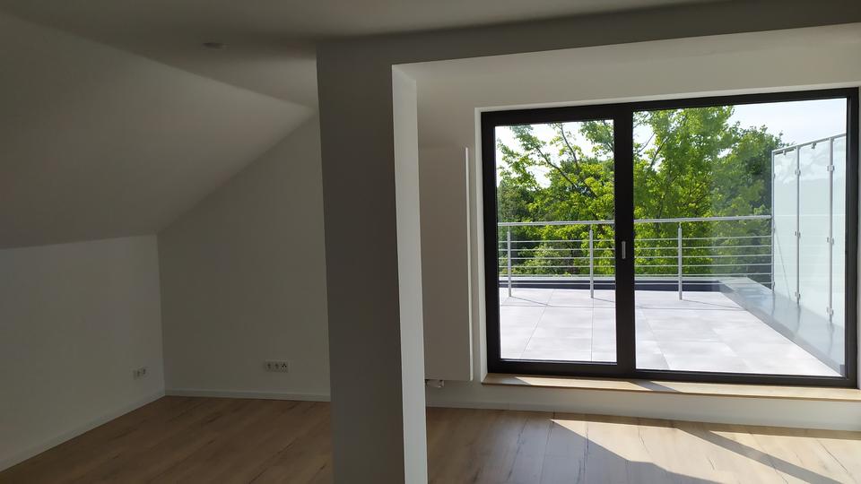 2-Zi. Penthouse Wohnung, Riesige Dachterrasse + Top Feldrandlage, inkl. EBK 2 zimmer