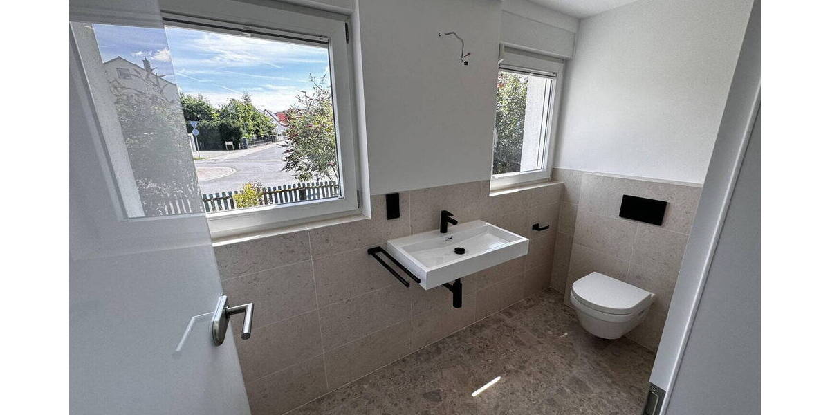 Etagenwohnung Bruchköbel - 5 Zimmer, 160 m&sup2;, 2.240&euro; | Angebot:26171208