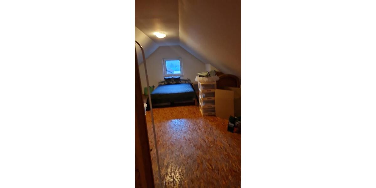 Dachgeschoßwohnung Altenstadt - 5 Zimmer, 195 m&sup2;, 1.900&euro; | Angebot:26221981