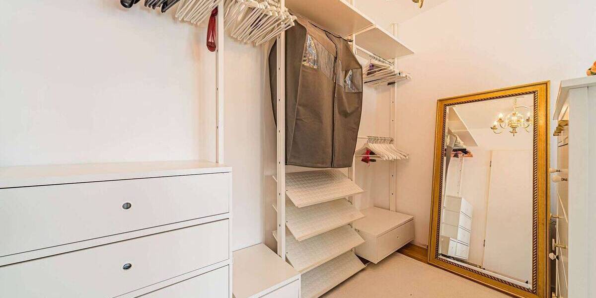 Etagenwohnung Frankfurt am Main Niederrad - 2 Zimmer, 60 m&sup2;, 2.200&euro; | Angebot:26289463