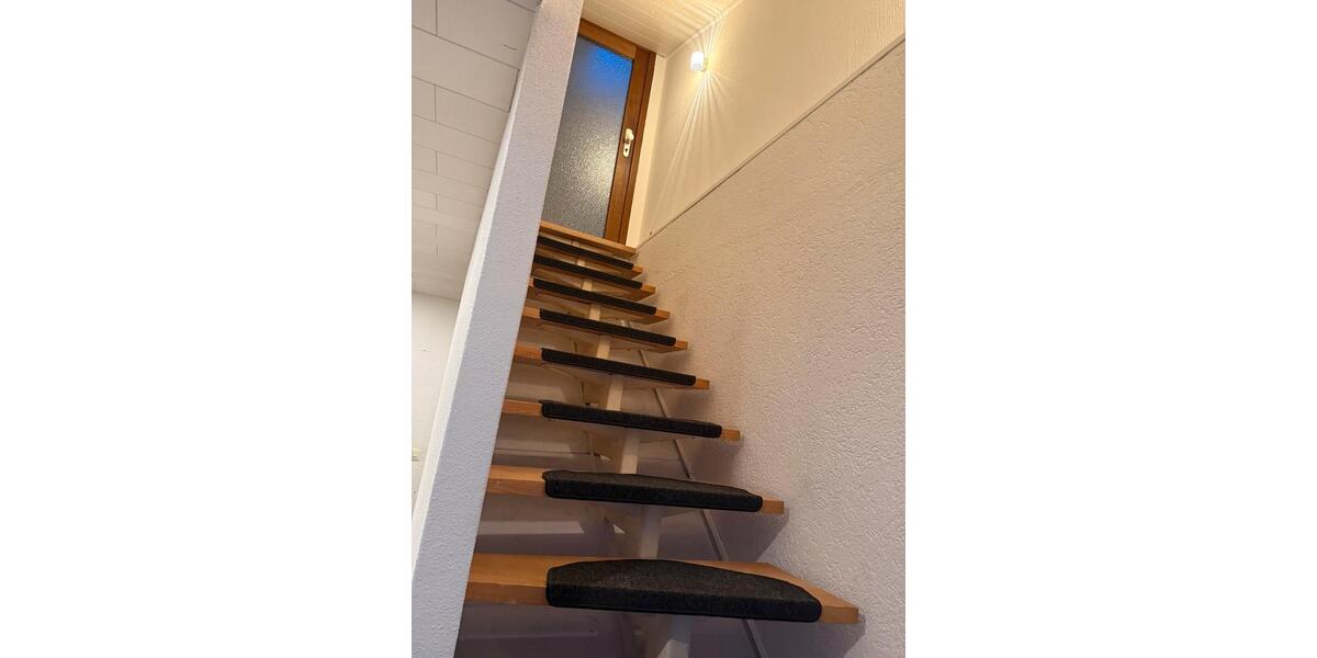 Einfamilienhaus mit 2 Ebenen zur Vermieten (Wohnung )stockheim 6 zimmer