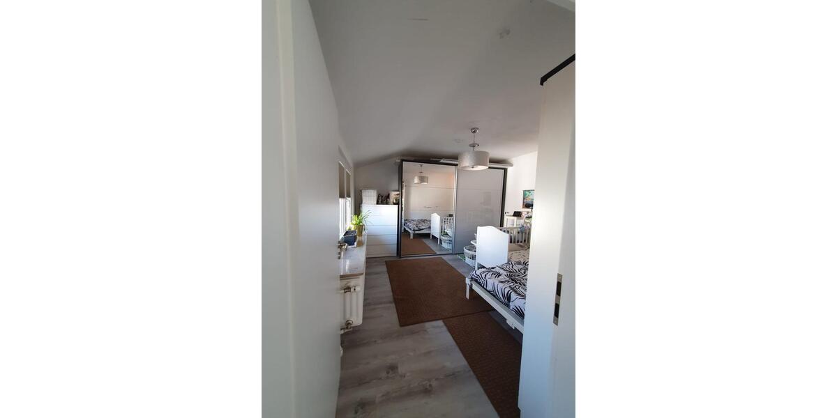 Dachgeschoßwohnung Frankfurt am Main Niederrad - 2 Zimmer, 70 m&sup2;, 870&euro; | Angebot:26265660