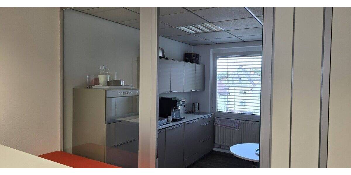 Moderne 272 m² Büro- Praxisfläche in zentraler Lage in Obertshausen zimmer