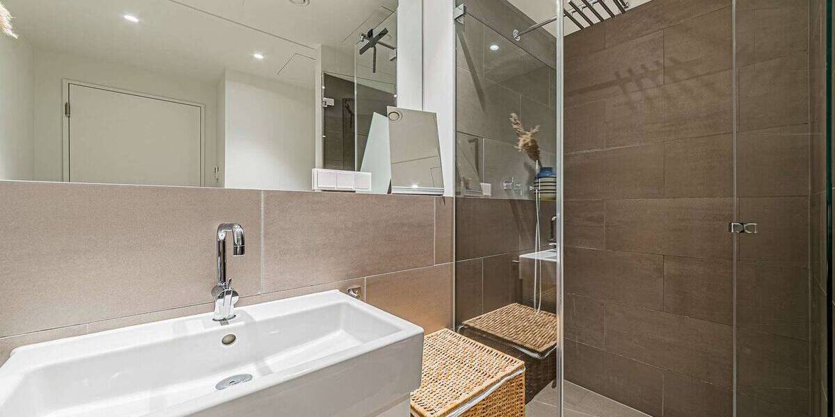 Etagenwohnung Frankfurt am Main Sachsenhausen - 2 Zimmer, 67 m&sup2;, 2.650&euro; | Angebot:25726226