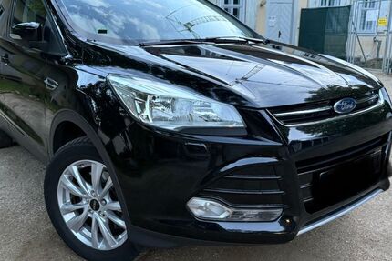 Ford Kuga 141.200 km 12.900 € Hanau 63454