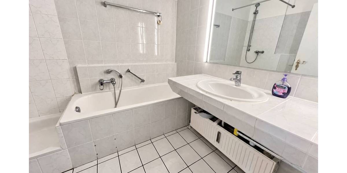 Tolle 2 Zimmer-Wohnung mit Balkon inkl. TG-Platz & Pkw-Stellplatz in zentraler Lage von Dietzenbach! - 2- Dietzenbach | Angebot:27339661