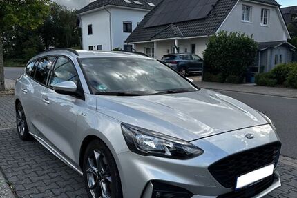 Ford Focus 124.100 km 10.990 € Obertshausen 63179