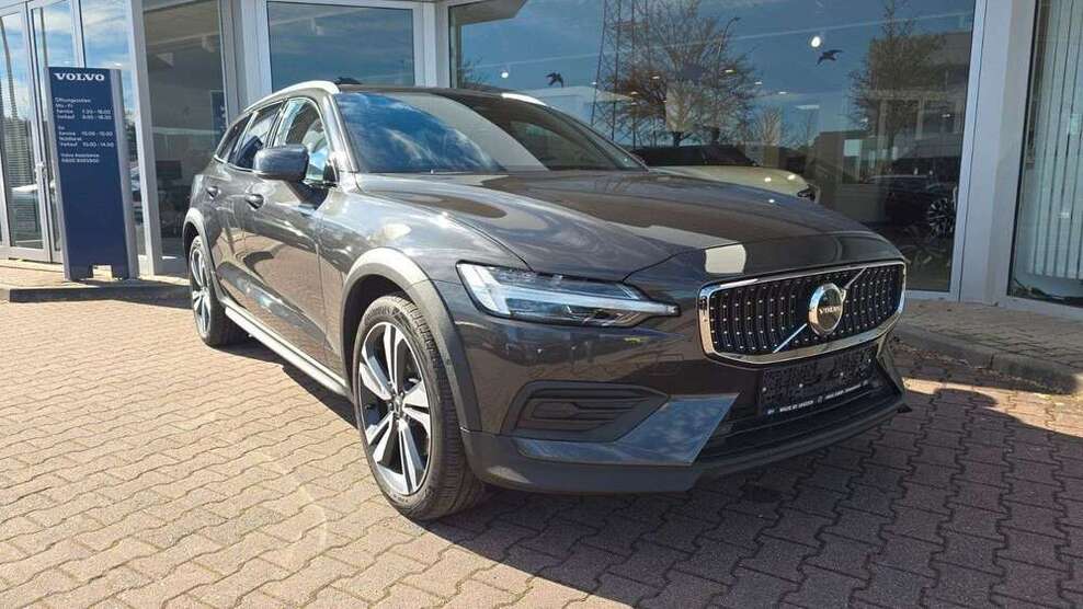 Volvo V60 Cross Country 19.500 km 42.900 € Dietzenbach 63128