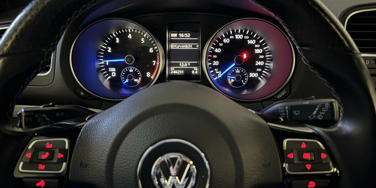 VW Golf R 4Motion 6-Gang /Leder/ 19´´/Xenon/HG-M 247.000 km 13.400 &euro; Dreieich 63303