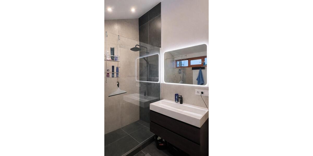 Helle top ausgestattete 2,5 Zimmer DG-Whg 2.5 zimmer