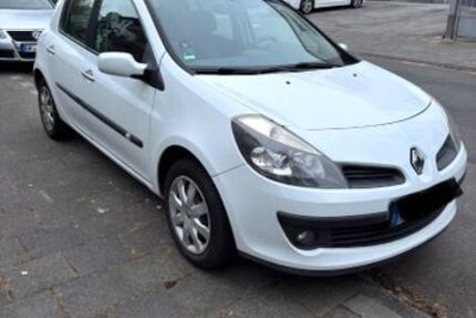 Renault Clio 246.000 km 2.800 &euro; Offenbach 63065