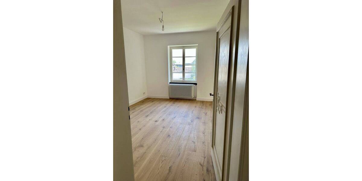 Etagenwohnung Bad Homburg Kirdorf - 5 Zimmer, 140 m&sup2;, 2.600&euro; | Angebot:26838205