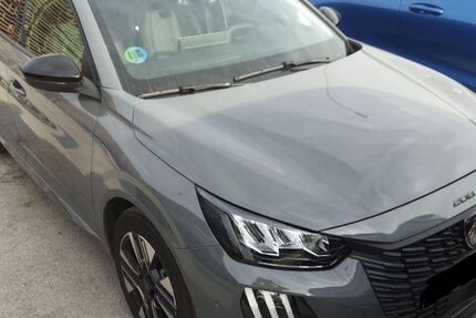 Peugeot 208 5.327 km 20.480 &euro; Rüsselsheim 65428