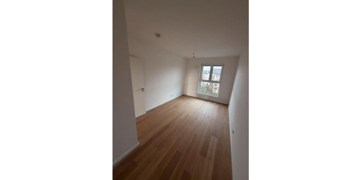 Einfamilienhaus Maintal - 3 Zimmer, 80 m&sup2;, 1.690&euro; | Angebot:26210886