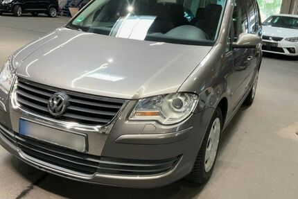 VW Touran 135.000 km 5.990 &euro; Frankfurt am Main 65933