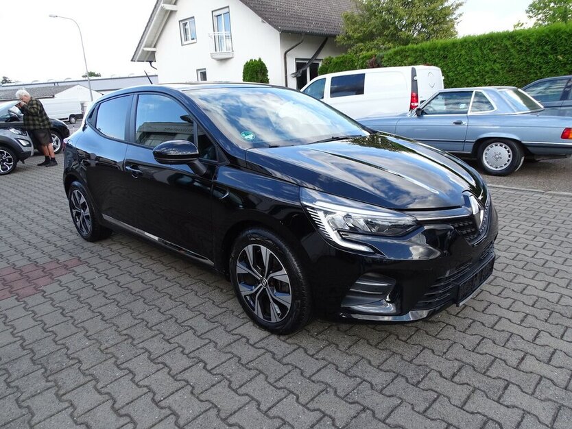 Renault Clio 1,0l Evolution Navi Rückfahrkamera, Einparkhi 31.015 km 12.990 € Rodgau 63110