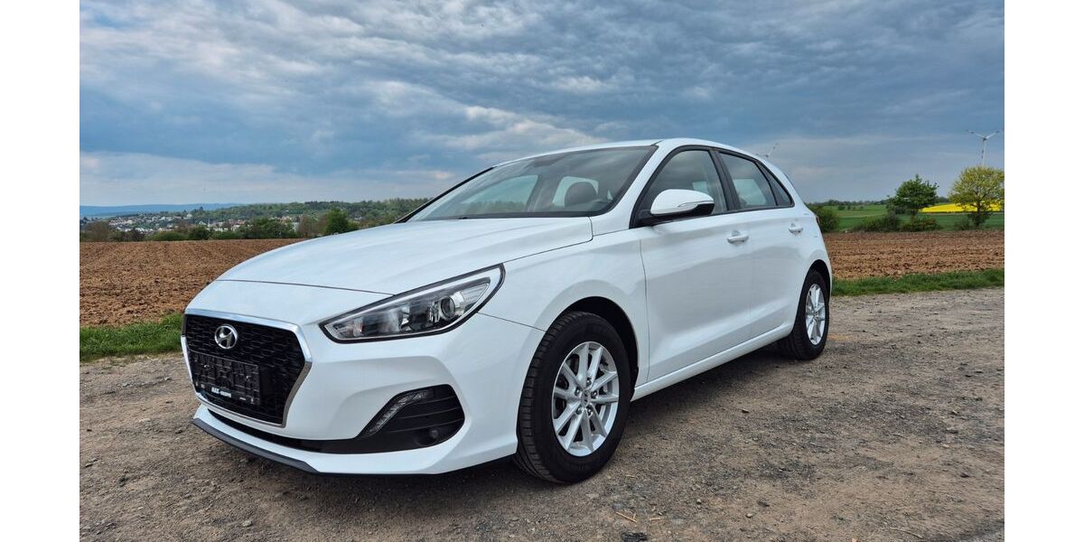 Hyundai i30 89.000 km 11.670 &euro; Schöneck 61137