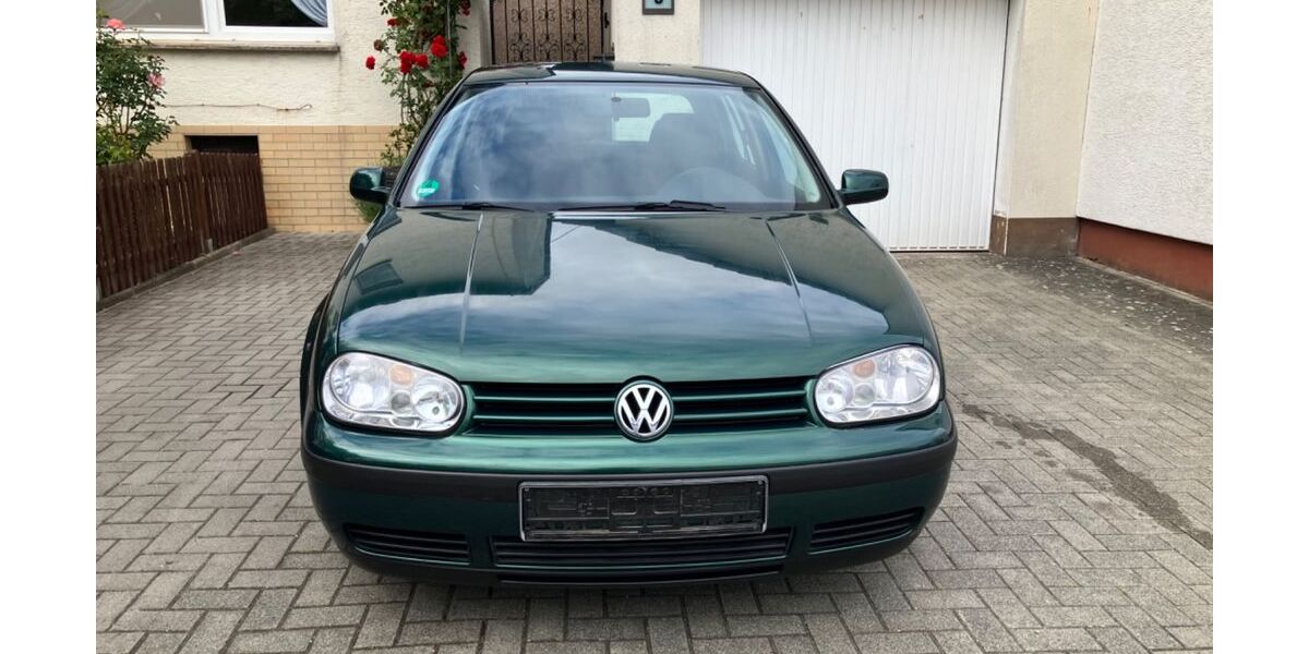 VW Golf 211.000 km 1.950 &euro; Flörsheim 65439
