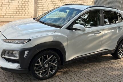 Hyundai KONA 81.668 km 16.490 € Frankfurt 65933