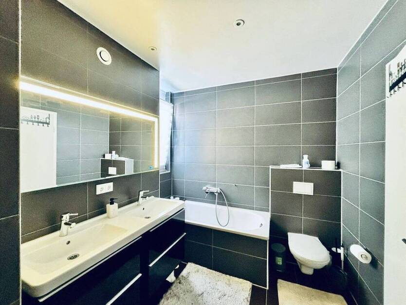 AS ImmobilieN: Furnished 3?BR??2?bath end-terrace house, fitted kitchen, home-cinema, terrace?yard