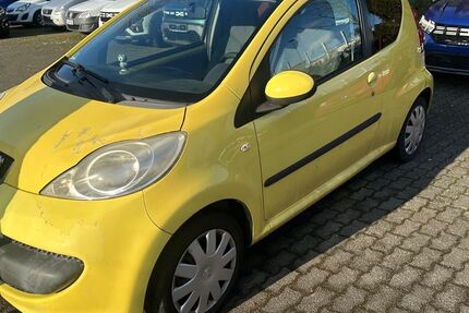 Peugeot 107 186.000 km 990 € Hanau 63452