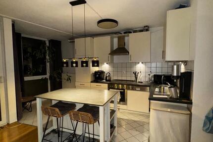 Moderne, helle 2 Zimmer Wohnung mit Balkon im Zentrum Lagen 2 zimmer