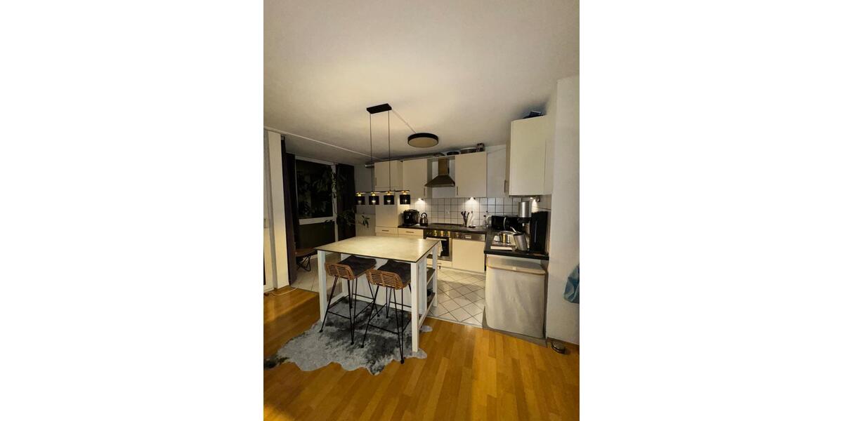 Moderne, helle 2 Zimmer Wohnung mit Balkon im Zentrum Lagen 2 zimmer