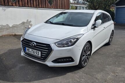 Hyundai i40 228.000 km 7.400 € Friedrichsdorf 61381