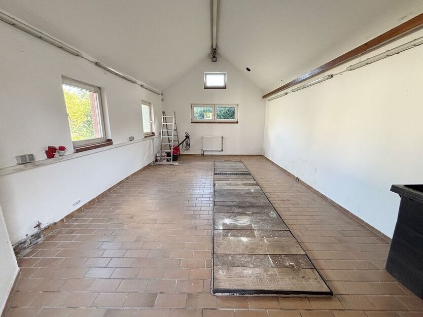 **RESERVIERT** Charmantes Einfamilienhaus mit vielseitig nutzbarem Nebengebäude 5 zimmer