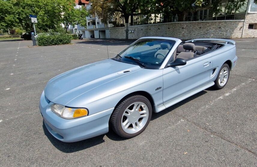 Ford Mustang 120.000 km 15.500 € Kelsterbach 65451